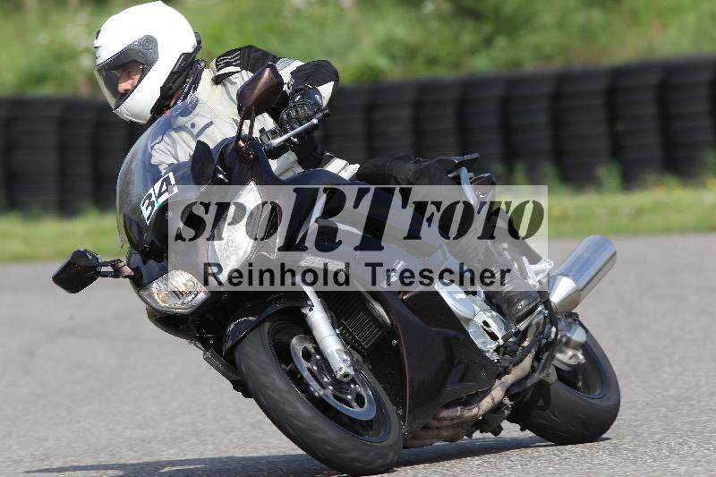 Archiv-2025/10 23.04.2025 Cornu Master School ADR/gruen-vert/34